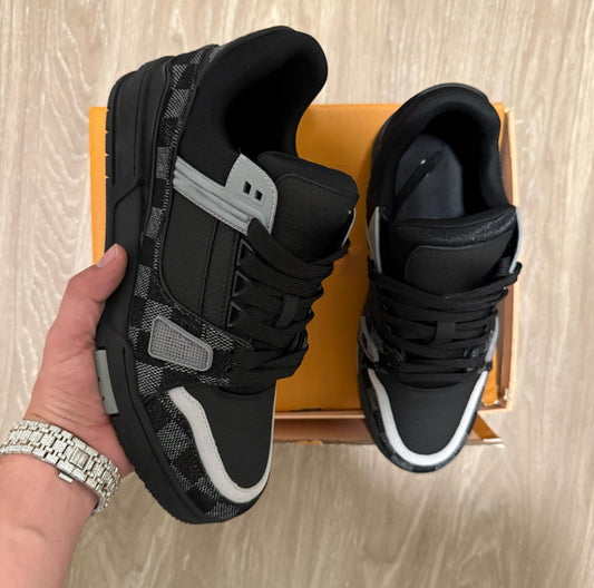 Trainer